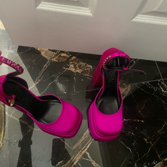 Versace Medusa Head Charm Satin Platform Pumps - Picture 3 of 14